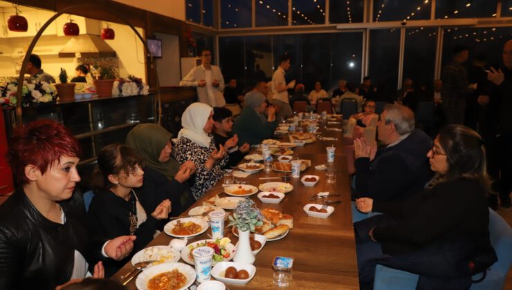 Kaymakamlıktan depremzedelere iftar