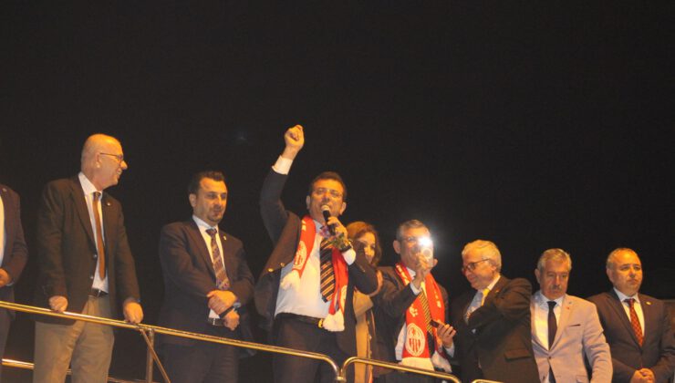İBB Başkanı İmamoğlu, Manisa’da iki ilçede miting düzenledi