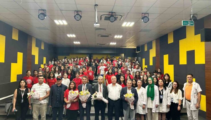 Gaziler, gençlere vatan ve bayrak sevgisini anlattı