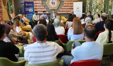 Gençlik Hizmetleri Genel Müdürü Efendioğlu, Manisa’da gençlerle buluştu