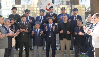 Kula ve Sarıgöl’de Gaziler Günü kutlandı