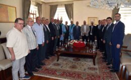 Vali Özkan esnafları ağırladı