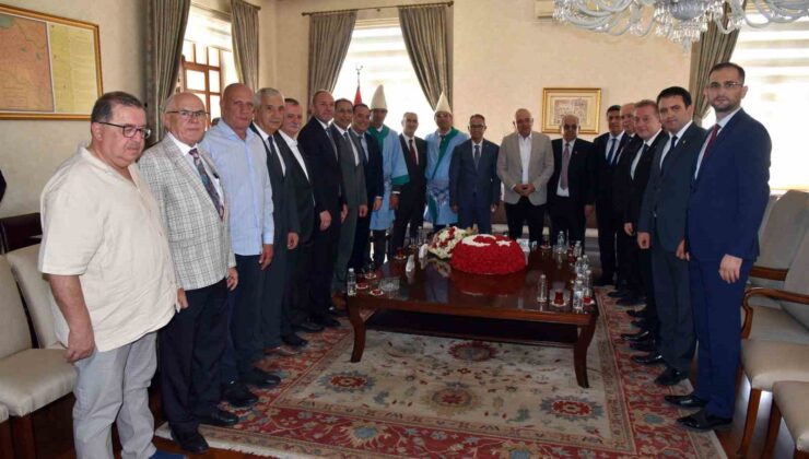 Vali Özkan esnafları ağırladı