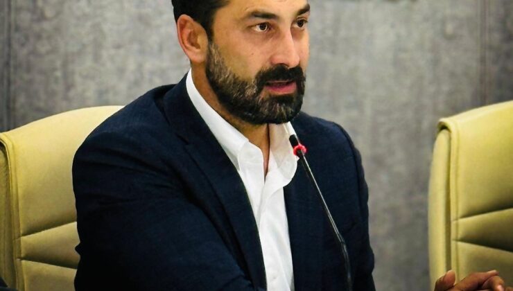 AK Parti’li Mücahit Arınç’tan CHP İl Başkanı Özalper’e tebrik