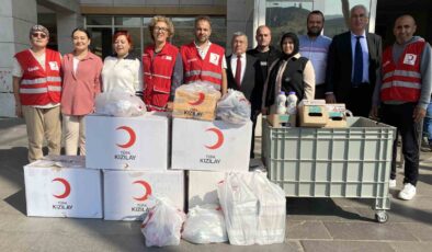 Alaşehir Kızılay’dan Devlet Hastanesi Sosyal Marketine 600 kalem yardım
