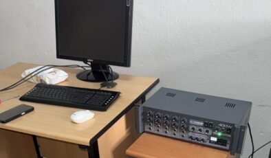 Emekli eczacıdan köy okuluna anlamlı destek