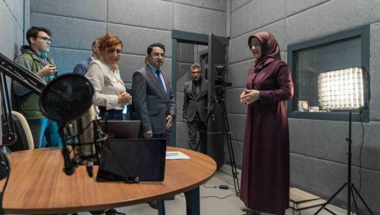 Manisa CBÜ Radyo ve Stüdyosu açıldı