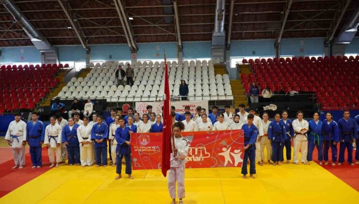 Manisa’da okul sporları heyecanı judo ile başladı