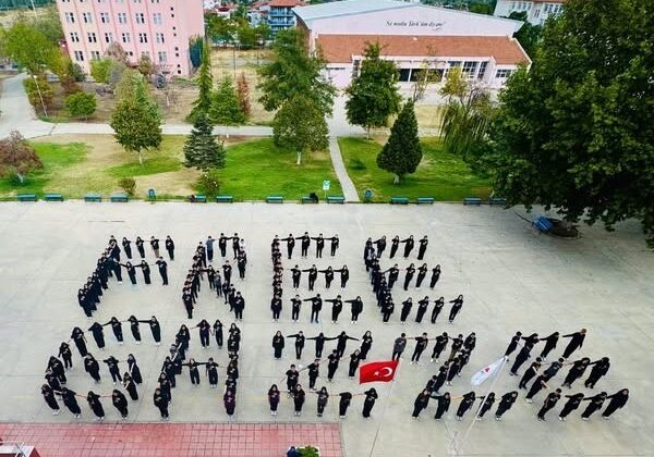 Salihli’de gençlerden Gazze’ye destek