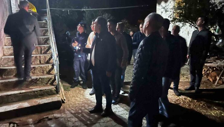 Vali Özkan, deprem sonrası Gördes’te incelemelerde bulundu