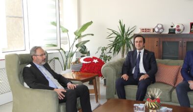 AK Partili Kasapoğlu: “Kula’da hem spor altyapısının hem de gençlik çalışmalarının güçlendirilmesi adına iş birliğimiz sürecek”