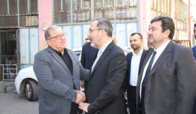 Eski Bakan Kasapoğlu, Kula Esnaf ve Sanatkârlar Odası’nı ziyaret etti