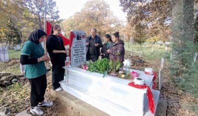 Gördesli öğrenciler şehit öğretmenleri unutmadı