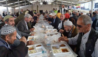 Güneşli’de 7 bin kişi aynı sofrada buluştu