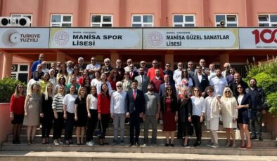 Manisa’da Öğretmenler Günü’nde öğretmenler sahneye çıkacak