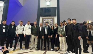 Manisalı kuaförler Uşak’tan 3 kupa ile döndü