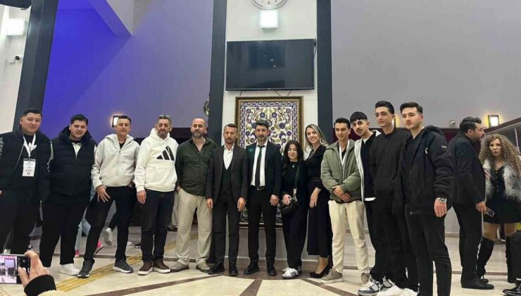 Manisalı kuaförler Uşak’tan 3 kupa ile döndü