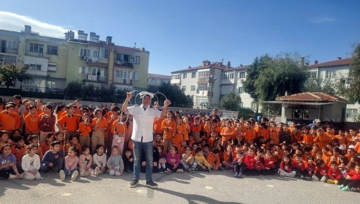 Miniklere kahkaha ve kültür şöleni