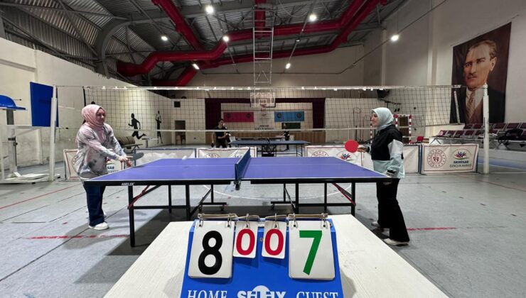 Öğretmenler Günü turnuvaları Akhisar’da büyük ilgi gördü