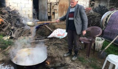 Sarıgöl’de pekmez yapımına hız verildi
