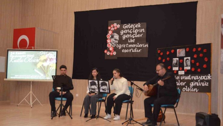 Selendi’de 24 Kasım Öğretmenler Günü kutlandı