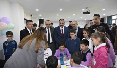 Demirci’de öğrenciler insan haklarını atölyelerde keşfetti