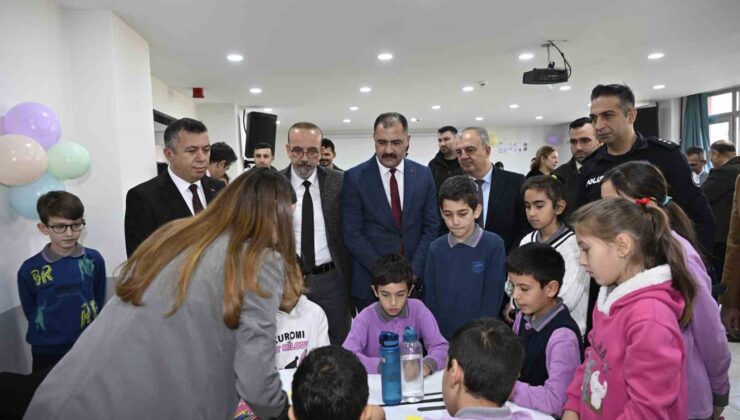 Demirci’de öğrenciler insan haklarını atölyelerde keşfetti