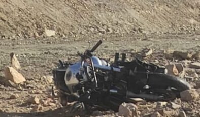 İzmirli motosiklet sürücüsü Demirci yolunda hayatını kaybetti