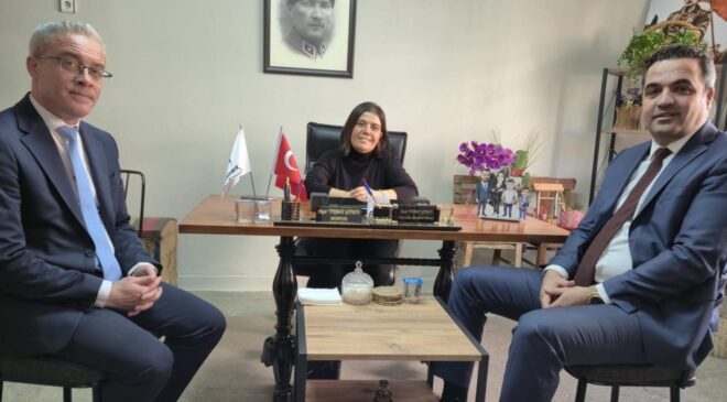 Kaymakam Dalak’tan kadın muhtara teşekkür