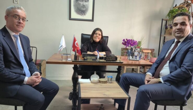 Kaymakam Dalak’tan kadın muhtara teşekkür