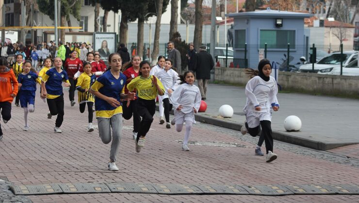 Kula’da Atatürk Kır Koşusu düzenlendi