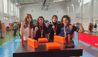 Salihlili imam hatipli kızların bileği bükülmedi