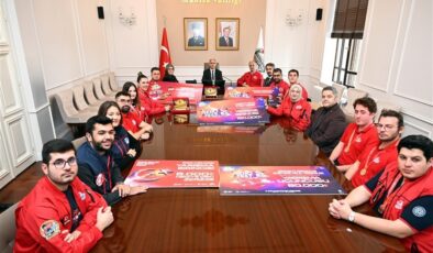 Vali Özkan, TEKNOFEST takımını tebrik etti