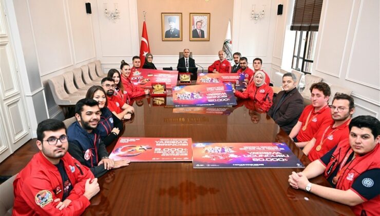 Vali Özkan, TEKNOFEST takımını tebrik etti