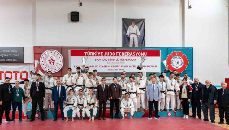 Yunusemre Belediyespor erkek judo takımı Süper Lig’e yükseldi