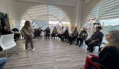 Alzheimer hastası yakınlarına nefes eğitimi