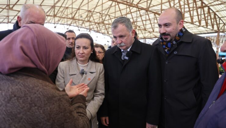 Başkan Balaban ve İl Başkanı Özalper pazar alışverişinde vatandaşlarla buluştu