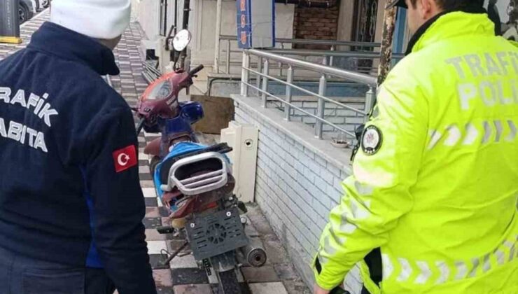 Manisa’da kaldırımı işgal eden motosikletlilere ceza yağdı