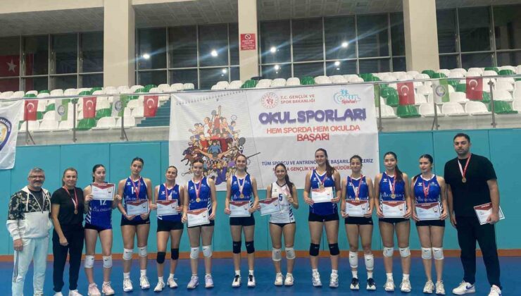 Okul Sporları Voleybol Gençler (A) Grup Müsabakaları Manisa’da tamamlandı