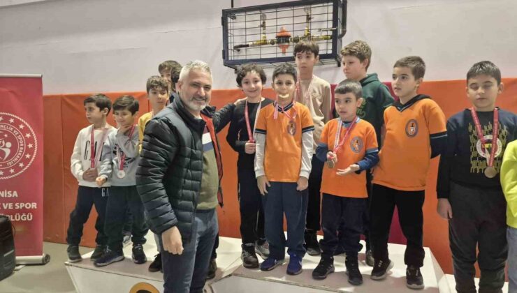 Salihli’de Gazeteciler Günü satrançla taçlandı