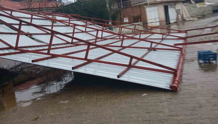 Sarıgöl’de fırtına etkili oldu