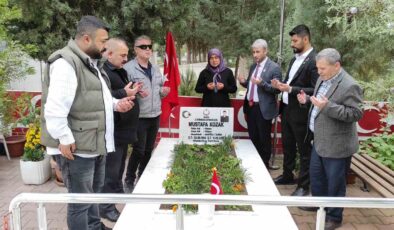 Şehit Mustafa Kozak’ın annesi Gülşen Kozak’ı duygulandıran ziyaret