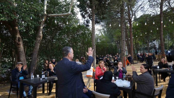 Yunusemre Emekli Kafe açılışının ilk gününde yoğun ilgi gördü