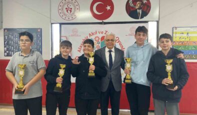 Alaşehir’de 81 öğrenci ilçe şampiyonluğu için yarıştı