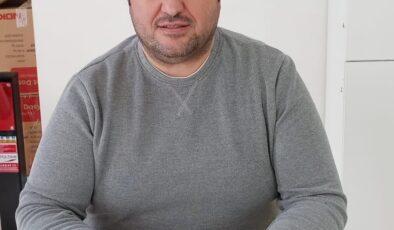 Gece yarısı kırmızı ışıkta mendil satan çocuklar için yetkililere çağrı