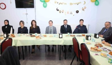 Gördes Huzurevi sakinleri iftar sofrasında buluştu