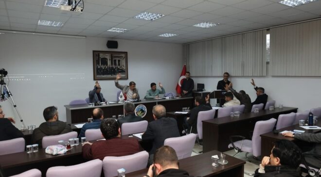 Kula Belediye Meclisi’nde arsa satışı ve teminat talebine ret