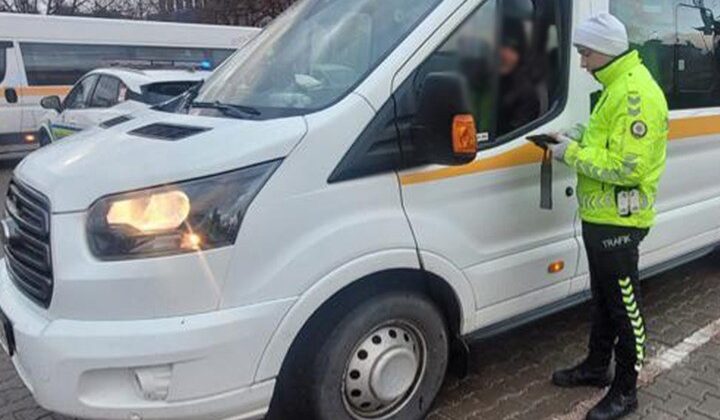 Manisa Emniyet Müdürlüğünden okul servislerine sıkı denetim