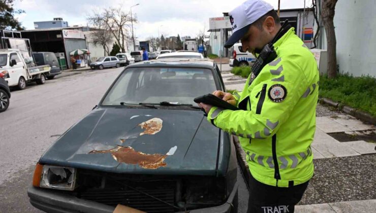 Manisa’da sahipsiz ve hurda araçlar kaldırılıyor