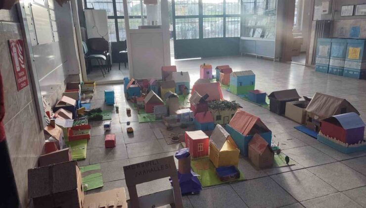 Salihli’de minik öğrencilerden geri dönüşüme anlamlı dokunuş